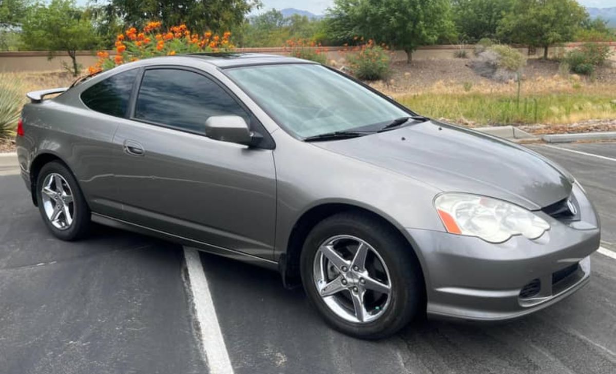 The Quantum Gray Metallic Acura RSX A Bold Choice for Car Enthusiasts